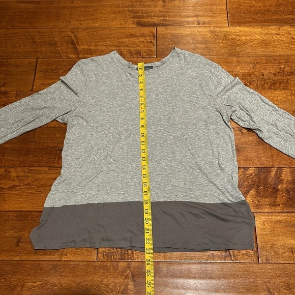 Vince Two Tone Gray Lightweight Crewneck Size L - Picture 4 of 12
